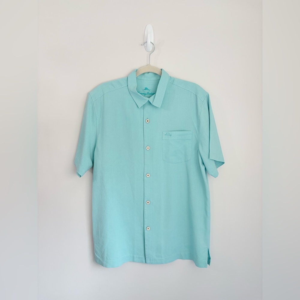TOMMY BAHAMA Coastal Blue Mens M Silk Hawaiian Camp Shirt Button Down Beach